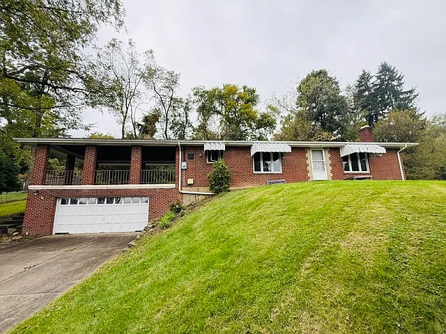 3 bed, 15 sqft, $2,000 — Photo 1