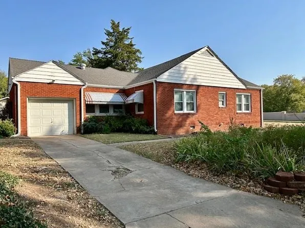 748 N 14th St, Ponca City, OK 74601