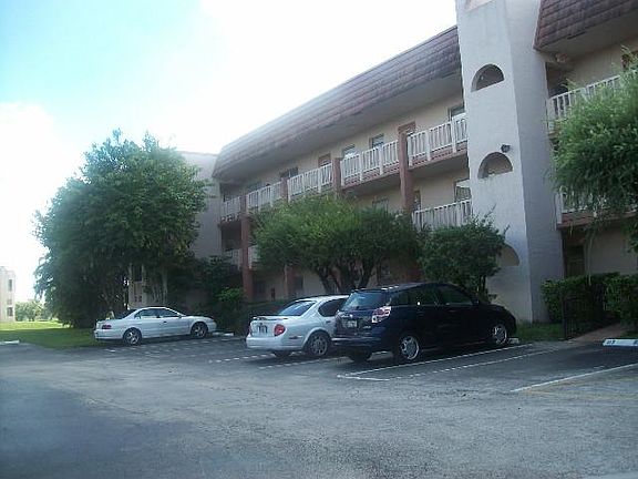 3rd image of 9400 Sunrise Lakes Blvd APT 105