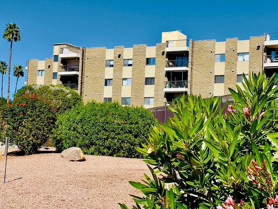 425 S Parkcrest #327