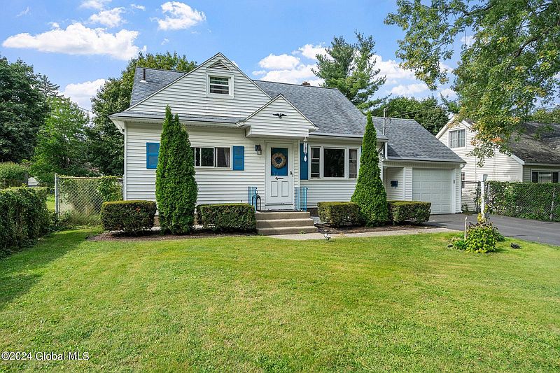 2nd image of 18 Marion Boulevard