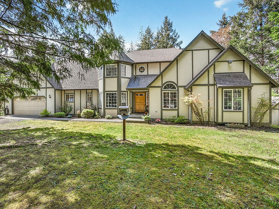 1st image of 221 Hidden Valley Ln