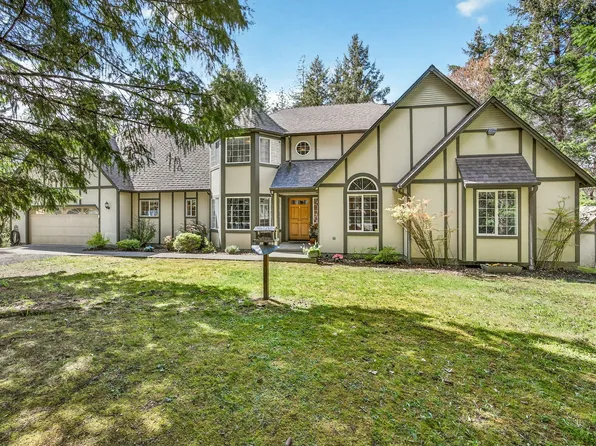 221 Hidden Valley Ln, Rogue River, OR 97537