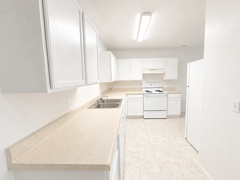 Willow Park Apartments — Photo 23