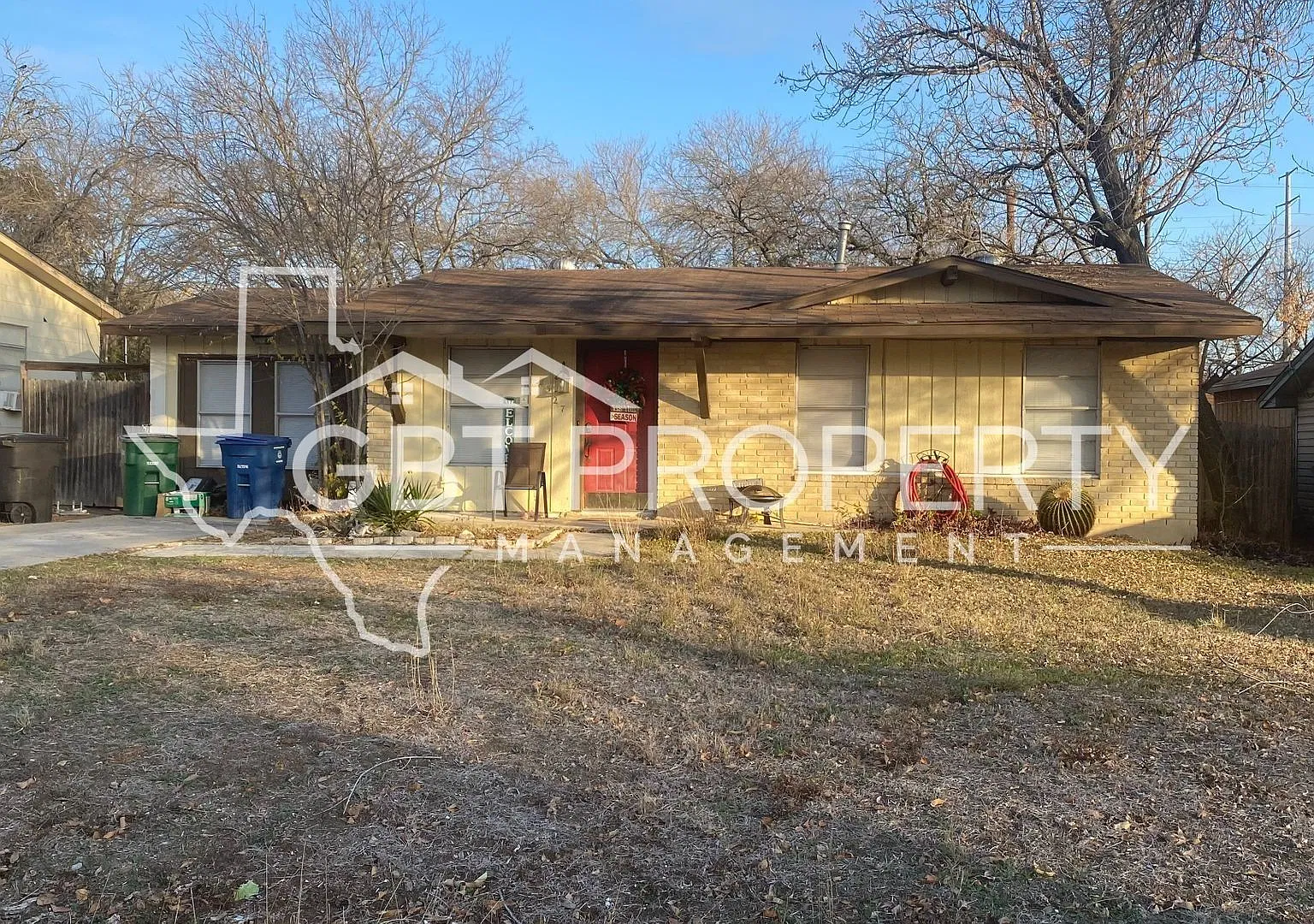 Large home — Photo 2