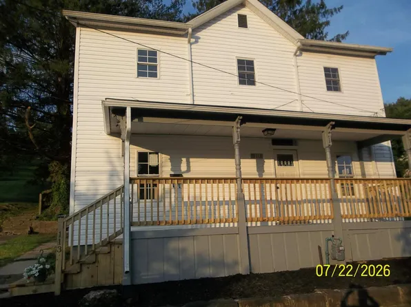 113 High St, Grafton, WV 26354