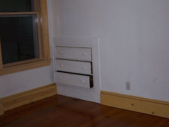 Bedroom built in drawers