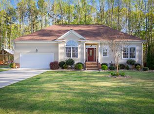 101 Oak Point Dr, Yorktown, VA 23692