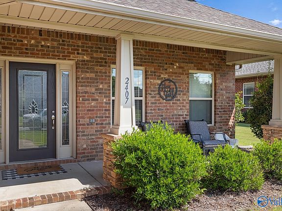4th image of 2407 Habersham Dr