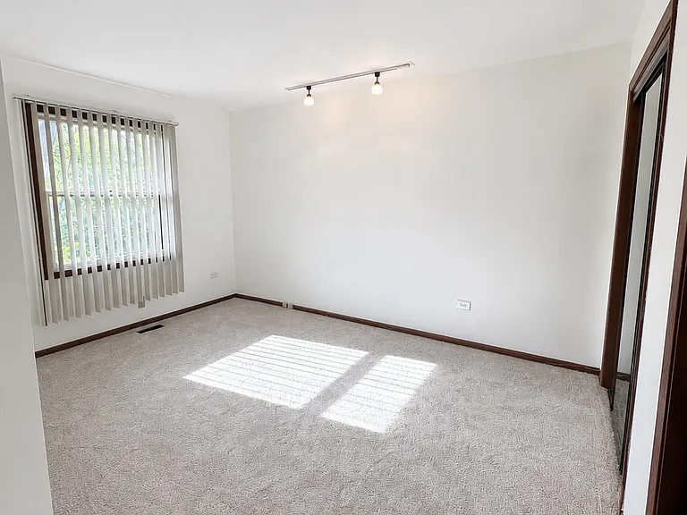 604 N Hough St #B — Photo 7