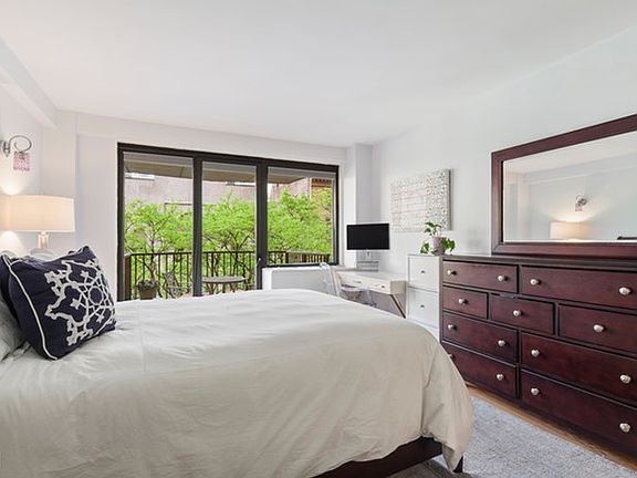 4th image of 10 W 66th St APT 5C