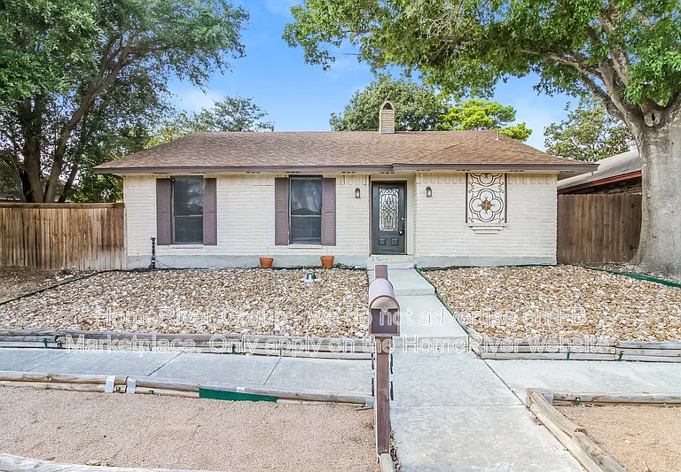 656 Fern Meadow Dr — Photo 1