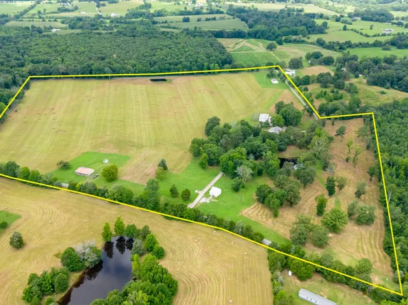 100 Diamond Rd, Mc Ewen, TN 37101
