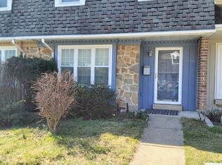 3210 Crystal Ct, Wilmington, DE 19810