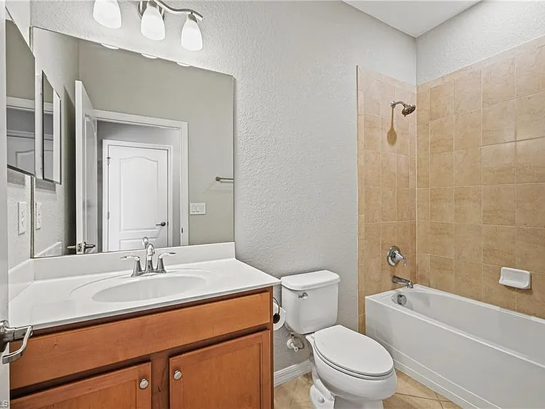 13566 Messino Ct — Photo 20