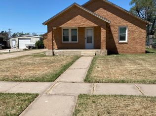 111 N Wishart Ave, Happy, TX 79042