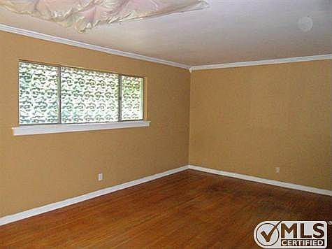 3rd image of 4105 Eldridge St
