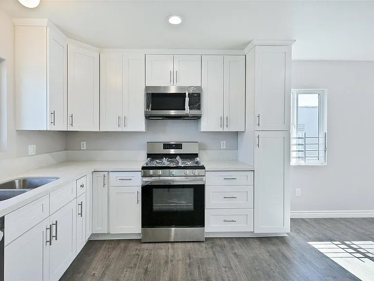 2769 Marengo St #3 — Photo 4