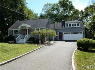 15 Burlington Dr, Norwalk, CT 06851