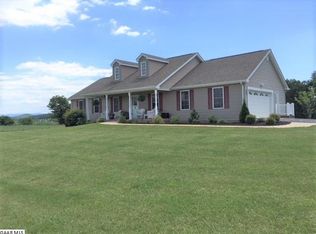 67 Brenneman Ln, Stuarts Draft, VA 24477