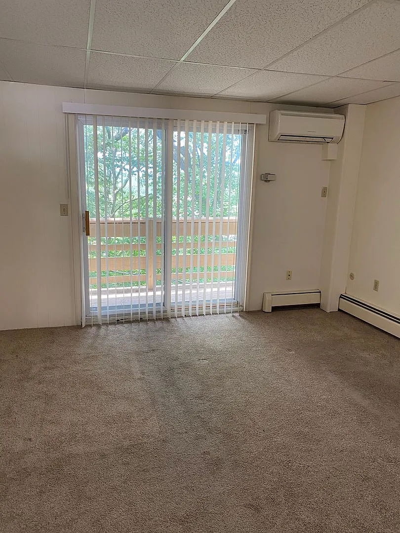 Townhouse Road Apartments — Photo 4