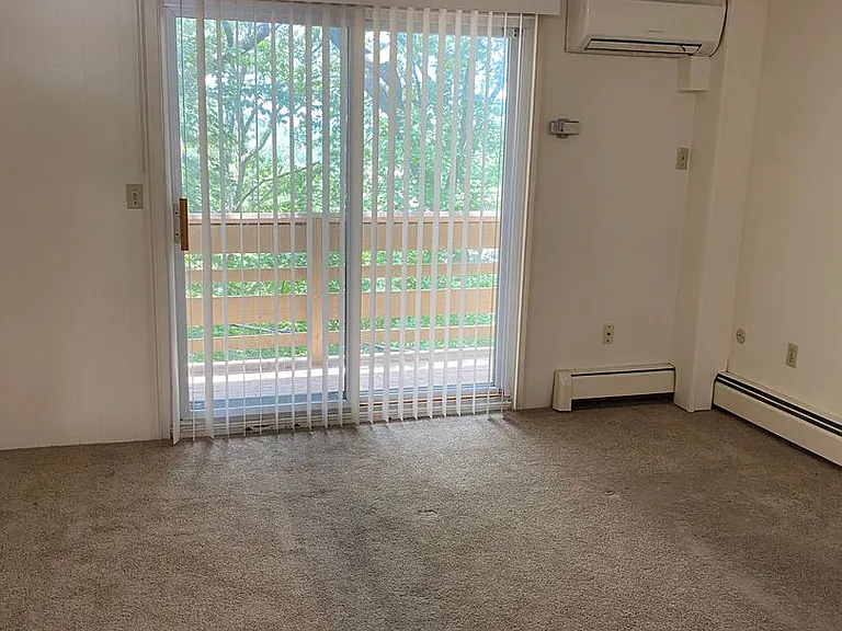 Townhouse Road Apartments — Photo 4