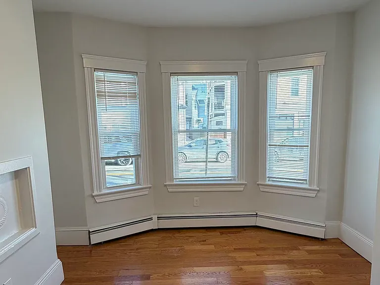 88 Hampshire St #1 — Photo 4