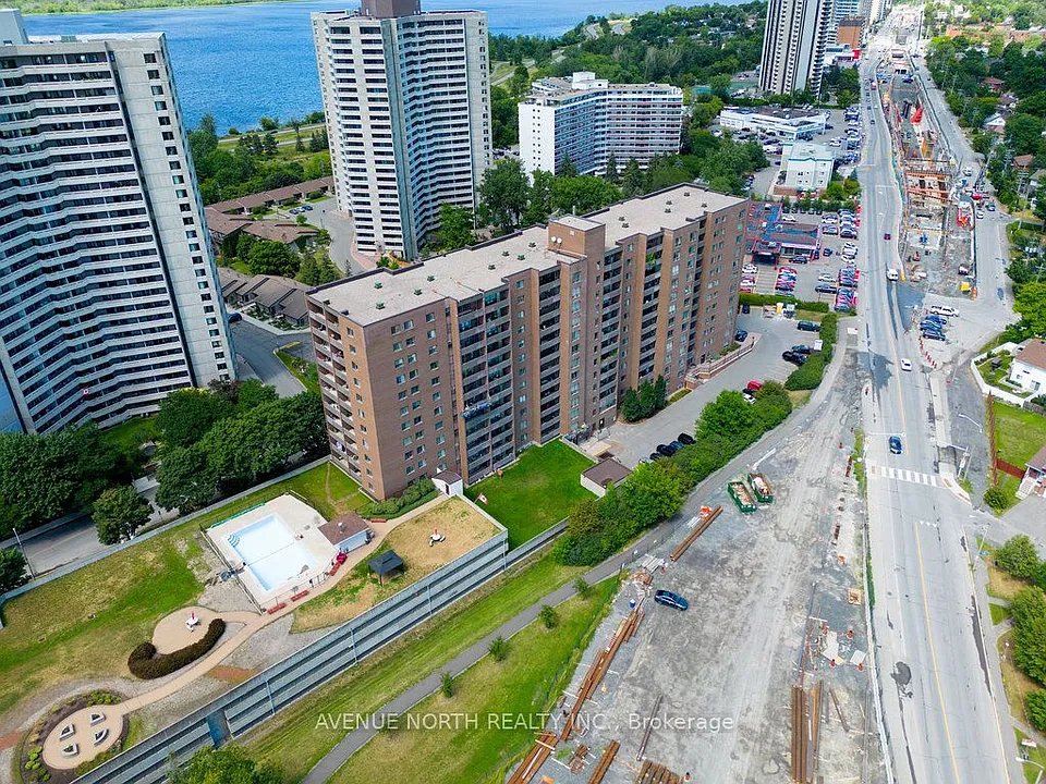 1100 Ambleside Dr #708