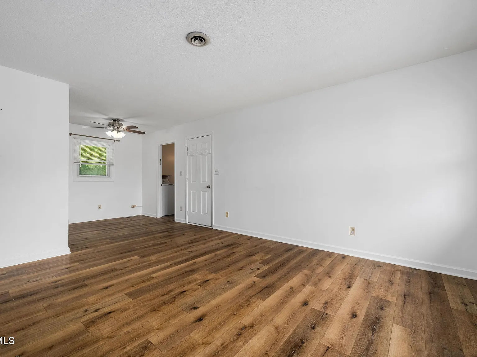 3 bed, 953 sqft, $1,750 — Photo 3