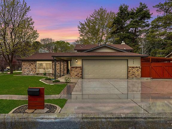 4th image of 747 N Spyglass Way