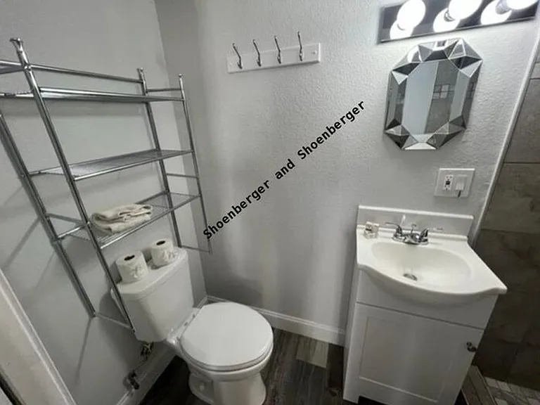 1355 Prater Way #A — Photo 4