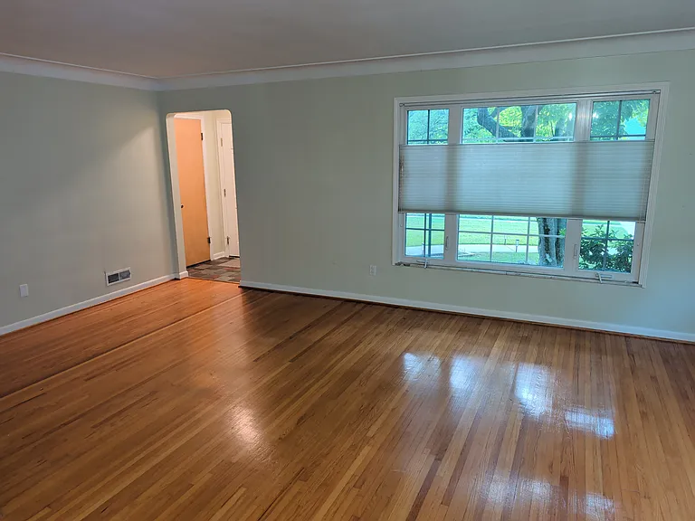 3310 Cheltenham Rd — Photo 3