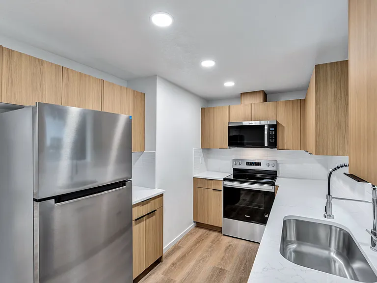 5210-5232 SE Rinearson Rd #5230 — Photo 7