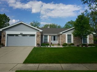 808 N Carlyle Ln, Arlington Heights, IL 60004