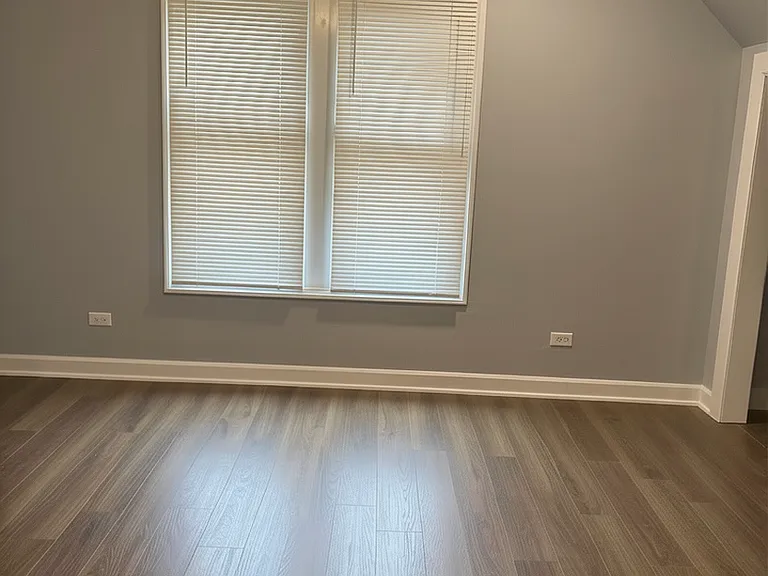 14305 Irving Ave #2 — Photo 8