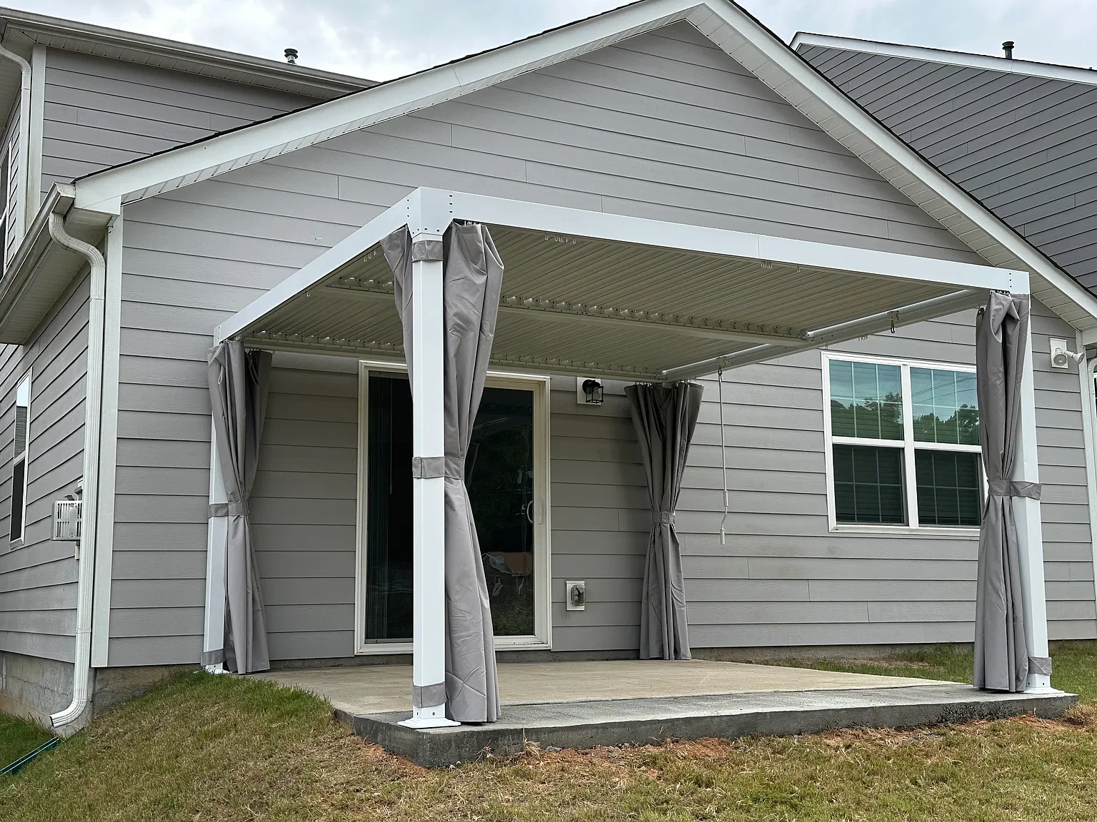4 bed, 2200 sqft, $2,300 — Photo 3