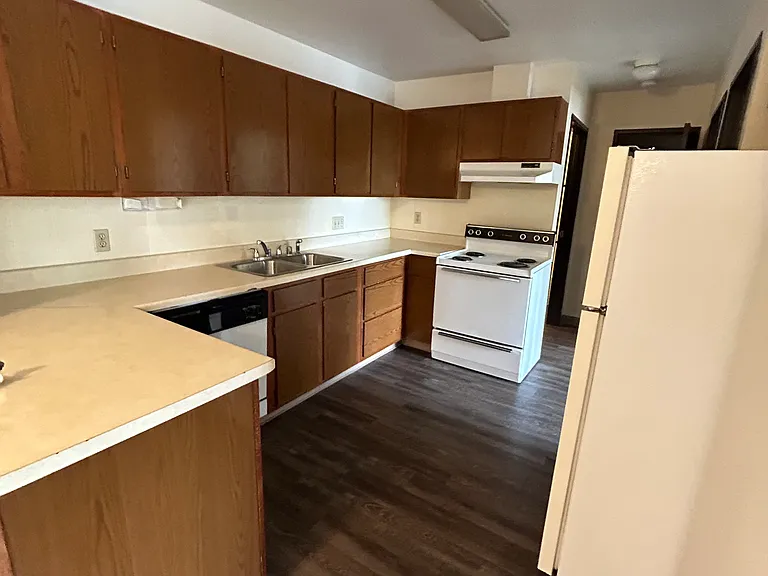 2421 4th Ave N #16 — Photo 2