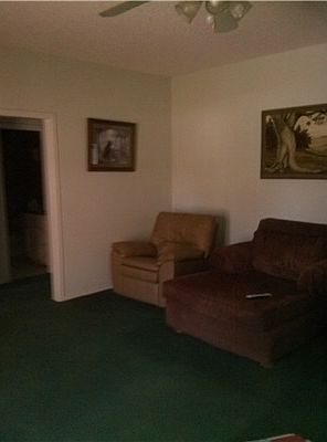 3rd image of 2815 Oakridge Cir