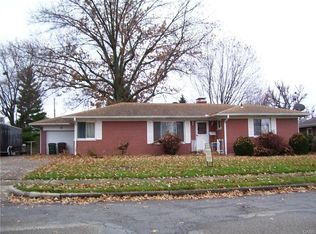 381 Country Club Dr, Xenia, OH 45385