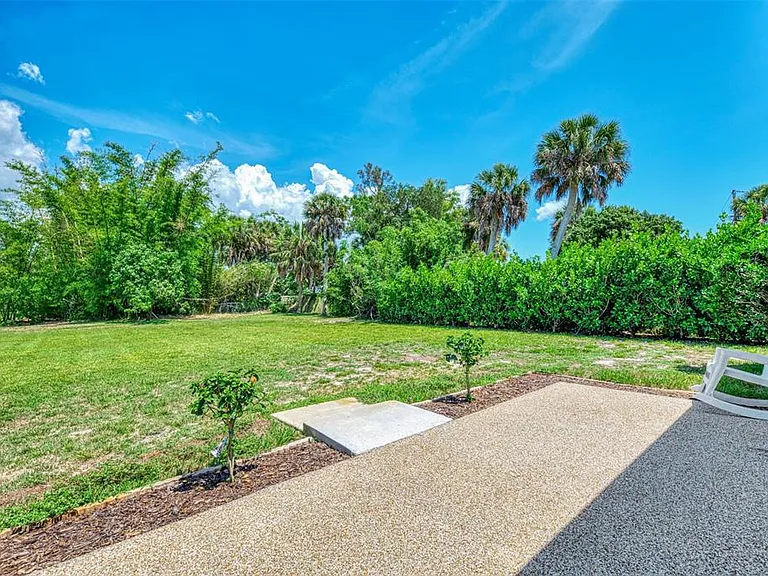 2340 Palmetto St — Photo 38