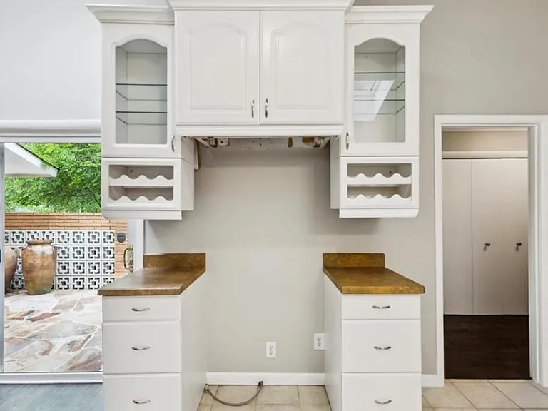 667 Brookline Dr SE — Photo 16