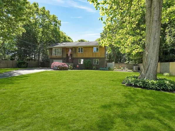 16 John Street, Islip Terrace, NY 11752