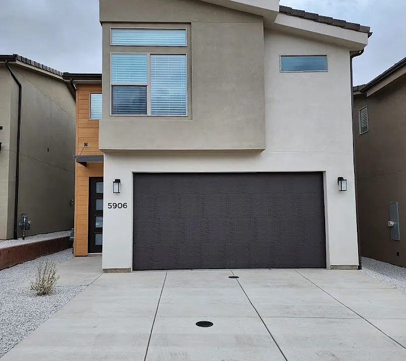 5906 S Legolas Ln