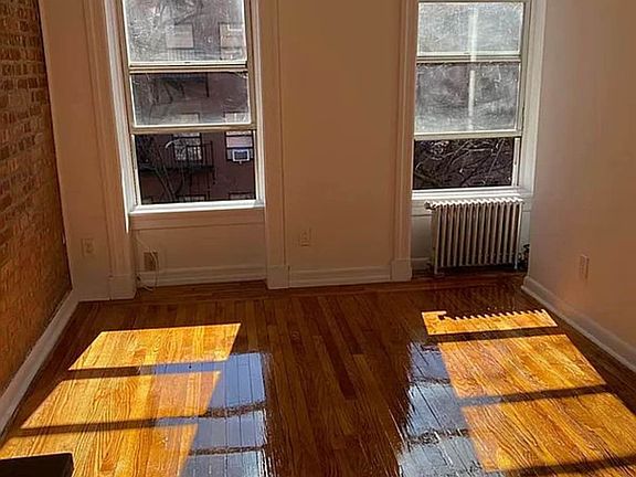 3rd image of 453 W 47th St APT 4F