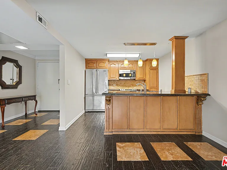 10535 Wilshire Blvd #510 — Photo 6