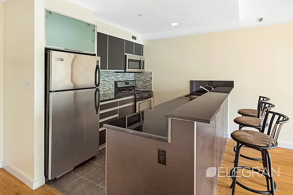 Rented by (Legacy) Elegran | media 4