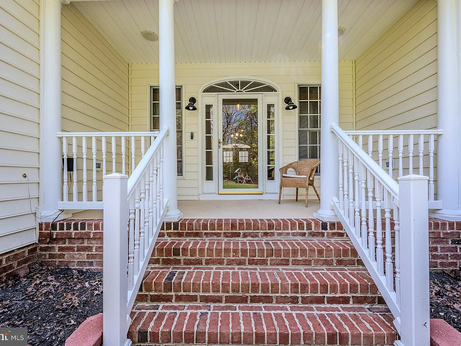 5 bed, 3146 sqft, $4,000 — Photo 2