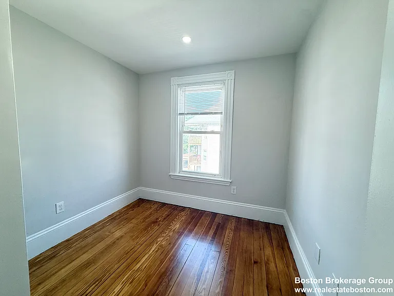 71 Saxton St #3 — Photo 7