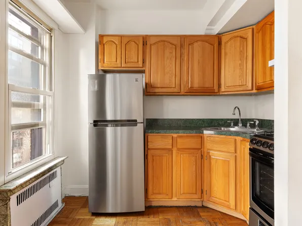 123 East 37th Street image 4 of 6