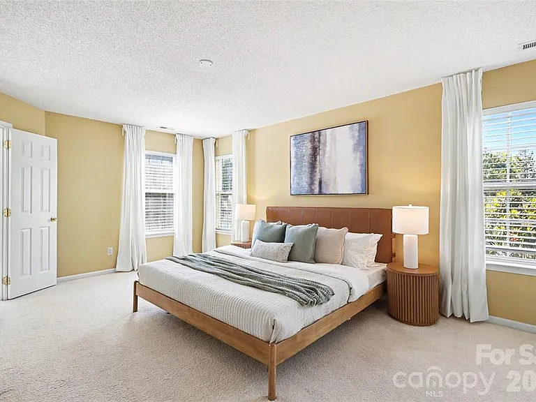 14802 Bergerac Ct — Photo 11